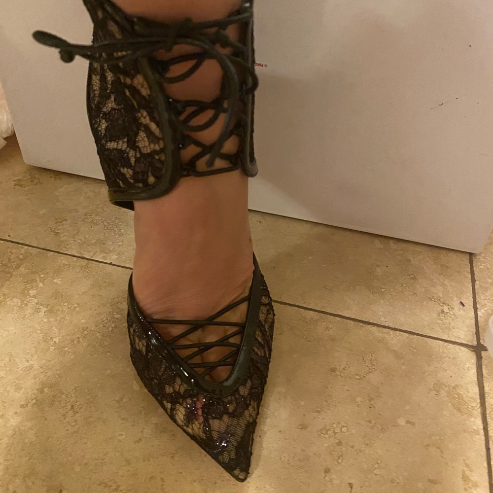 💖 NWT Louboutin sexy black lace up heels! - Picture 7 of 9